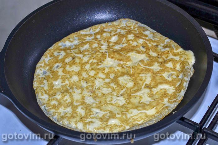 Фотографии рецепта Салат из зеленой редьки с мясом и яичными блинчиками, 02 Салат из зеленой редьки с мясом и яичными блинчиками, Шаг 02