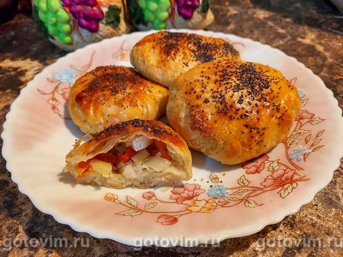 Самса с брюшками сёмги и картофелем. Фотография рецепта Самса с брюшками сёмги и картофелем. Фотография рецепта