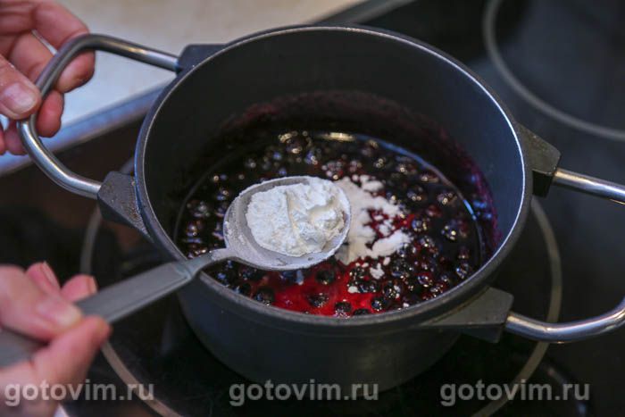 Фотографии рецепта Сбричолата с черной смородиной и миндальной крошкой, 02 Сбричолата с черной смородиной и миндальной крошкой, Шаг 02