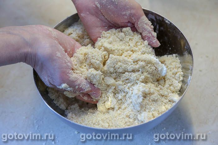 Фотографии рецепта Итальянский песочный пирог с персиками и творогом Сбричолата (Sbriciolata), 02 Итальянский песочный пирог с персиками и творогом Сбричолата (Sbriciolata), Шаг 02
