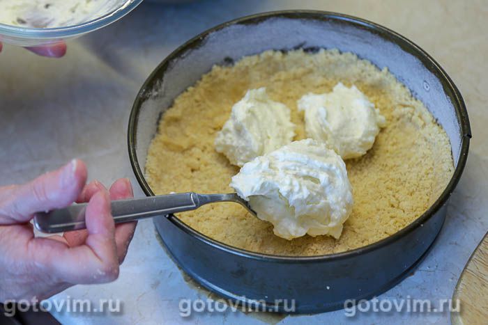Фотографии рецепта Итальянский песочный пирог с персиками и творогом Сбричолата (Sbriciolata), 07 Итальянский песочный пирог с персиками и творогом Сбричолата (Sbriciolata), Шаг 07