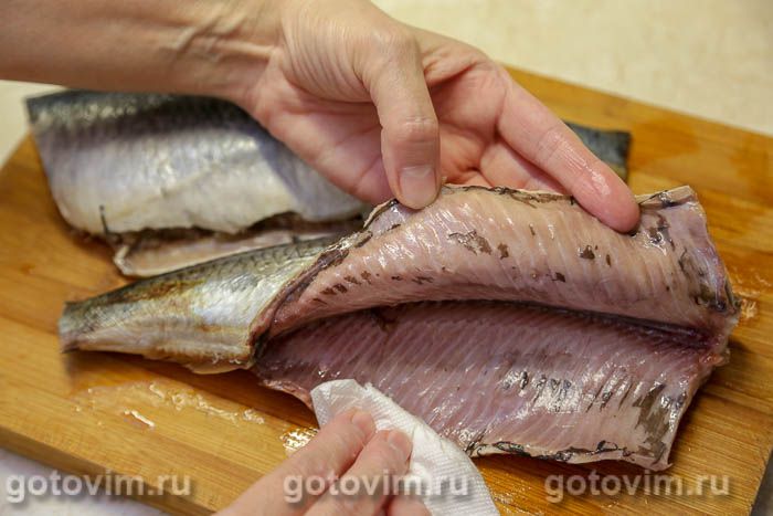 Фотографии рецепта Сельдь олюторская, запеченная с баклажанами, 01 Сельдь олюторская, запеченная с баклажанами, Шаг 01