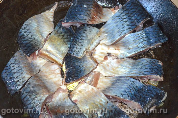 Фотографии рецепта Селедка, запеченная с грибами и овощами под сырной корочкой, 02 Селедка, запеченная с грибами и овощами под сырной корочкой, Шаг 02