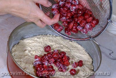 Фотографии рецепта Шарлотка с вишней , 04 Шарлотка с вишней , Шаг 04