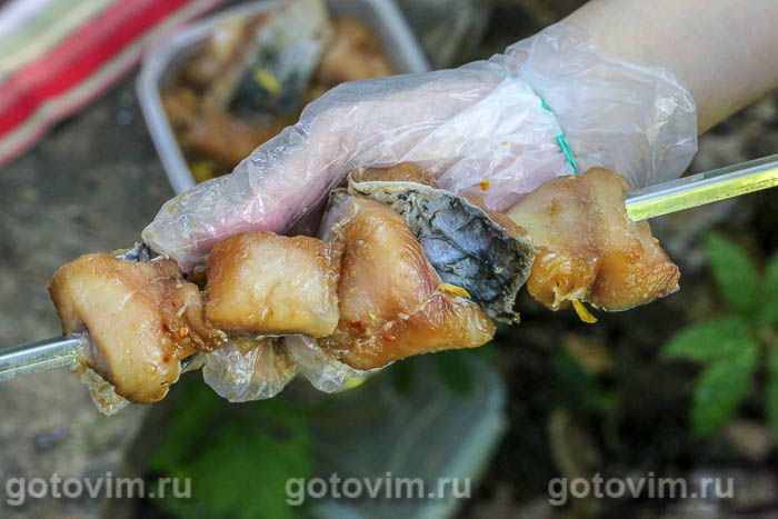 Фотографии рецепта Шашлык рыбный из белого амура в маринаде с водкой , 06 Шашлык рыбный из белого амура в маринаде с водкой , Шаг 06