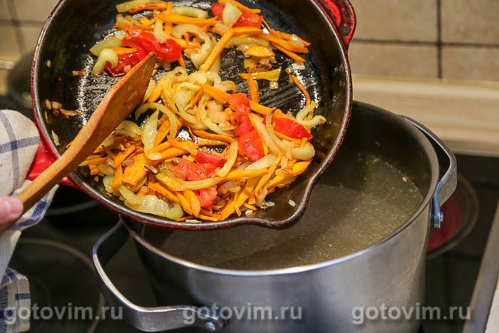 Фотографии рецепта Щи с мясом и солеными грибами, 06 Щи с мясом и солеными грибами, Шаг 06