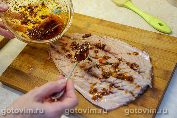 Фотографии рецепта Скумбрия в средиземноморском маринаде, запеченная в духовке, 04 Скумбрия в средиземноморском маринаде, запеченная в духовке, Шаг 04