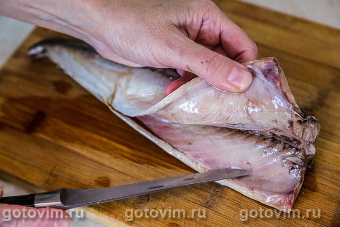 Фотографии рецепта Скумбрия с чесночным маслом в микроволновке, 01 Скумбрия с чесночным маслом в микроволновке, Шаг 01