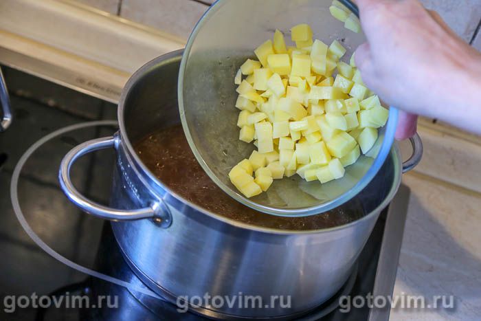 Фотографии рецепта Суп из говяжьего костного бульона с лапшой, 03 Суп из говяжьего костного бульона с лапшой, Шаг 03