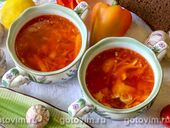 Летний куриный суп с кабачками, фасолью и свекольной ботвой