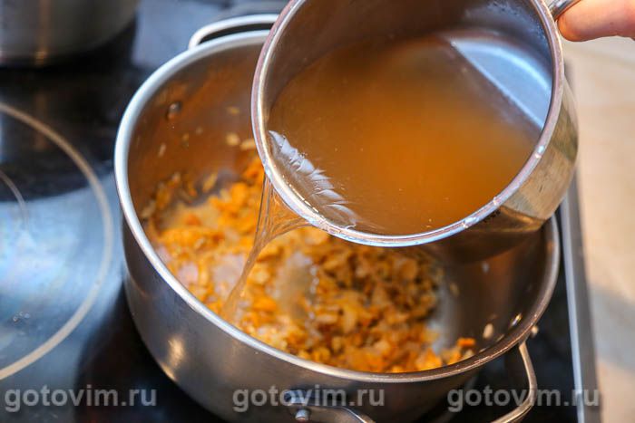 Фотографии рецепта Суп из лисичек с пельменями, 04 Суп из лисичек с пельменями, Шаг 04