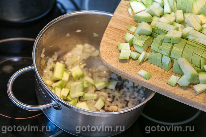 Фотографии рецепта Сливочный суп-пюре из кабачков, 02 Сливочный суп-пюре из кабачков, Шаг 02