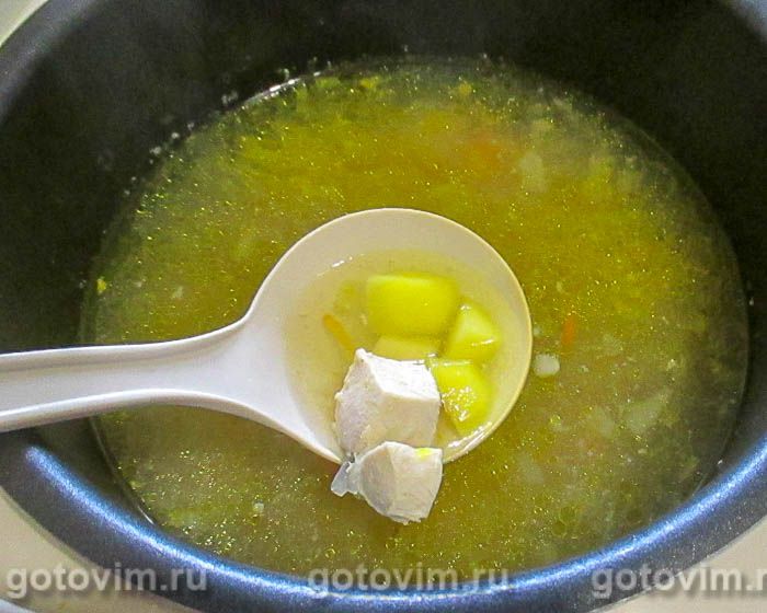 Фотографии рецепта Куриный суп с вермишелью «паутинка» и колбасным сыром в мультиварке, 04 Куриный суп с вермишелью «паутинка» и колбасным сыром в мультиварке, Шаг 04