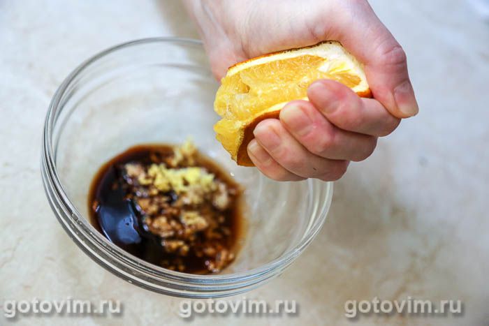 Фотографии рецепта Окорок в рукаве, запеченный с апельсиново-медовой глазурью, 03 Окорок в рукаве, запеченный с апельсиново-медовой глазурью, Шаг 03
