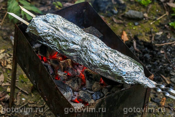 Фотографии рецепта Свиная грудинка, запеченная целым куском на шампурах (на мангале), 05 Свиная грудинка, запеченная целым куском на шампурах (на мангале), Шаг 05