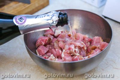 Фотографии рецепта Свинина в шампанском со сливками, 02 Свинина в шампанском со сливками, Шаг 02