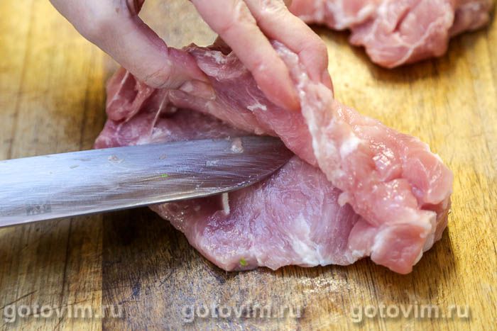 Фотографии рецепта Мясные кармашки из свинины с моцареллой и помидорами, 02 Мясные кармашки из свинины с моцареллой и помидорами, Шаг 02
