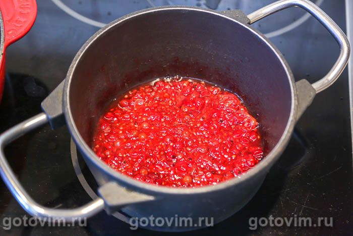 Фотографии рецепта Свиная грудинка, запеченная с глазурью из смородины с апельсином, 05 Свиная грудинка, запеченная с глазурью из смородины с апельсином, Шаг 05