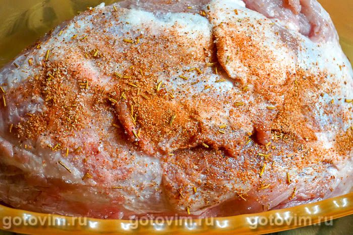 Фотографии рецепта Свиная лопатка, запечённая в духовке с кабачками, 02 Свиная лопатка, запечённая в духовке с кабачками, Шаг 02