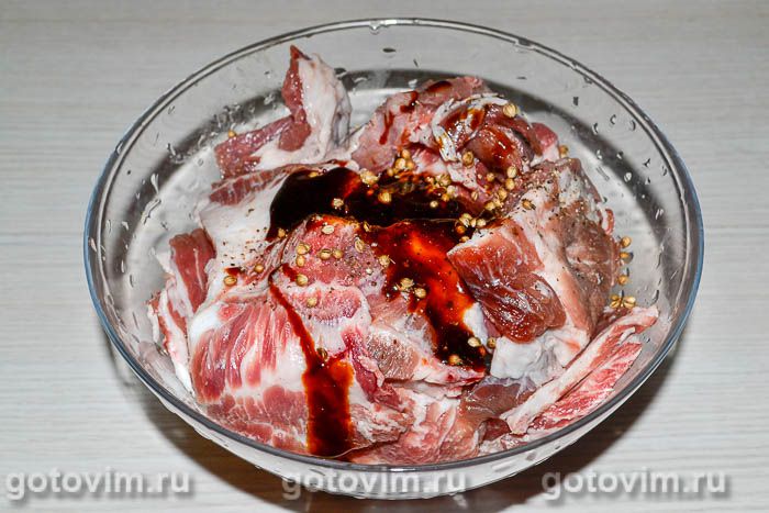 Фотографии рецепта Отбивные из свинины на сковороде в панировке из кукурузных хлопьев, 03 Отбивные из свинины на сковороде в панировке из кукурузных хлопьев, Шаг 03