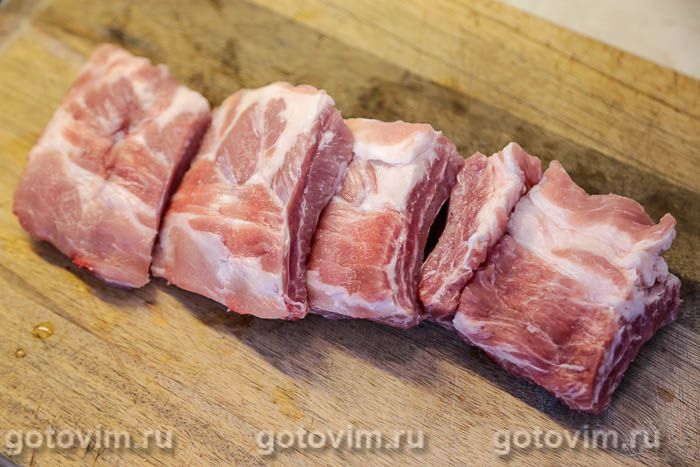 Фотографии рецепта Свиные ребрышки с молодой капустой, запеченные в пакете, 01 Свиные ребрышки с молодой капустой, запеченные в пакете, Шаг 01