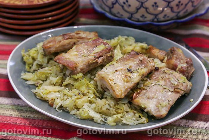 Свиные ребрышки с молодой капустой, запеченные в пакете. Фотография рецепта Свиные ребрышки с молодой капустой, запеченные в пакете. Фотография рецепта