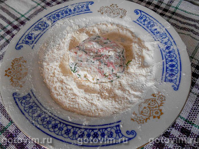 Фотографии рецепта Несладкие сырники с укропом и колбасой, 05 Несладкие сырники с укропом и колбасой, Шаг 05