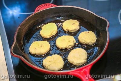 Фотографии рецепта Сырники с яблоками, 06 Сырники с яблоками, Шаг 06
