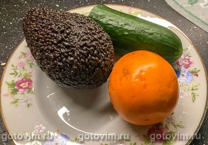 Фотографии рецепта Тартар из тунца с авокадо и свежим огурцом, 01 Тартар из тунца с авокадо и свежим огурцом, Шаг 01
