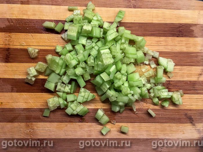 Фотографии рецепта Тартар из тунца с авокадо и свежим огурцом, 05 Тартар из тунца с авокадо и свежим огурцом, Шаг 05