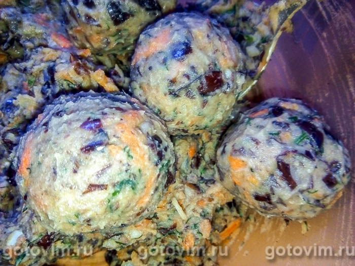 Фотографии рецепта Тефтели из фасоли с грибным соусом и гречневой кашей, 04 Тефтели из фасоли с грибным соусом и гречневой кашей, Шаг 04