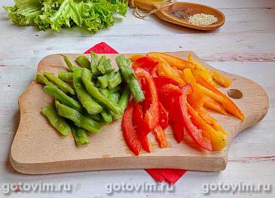 Фотографии рецепта Тёплый салат из курицы с грибами и овощами, 04 Тёплый салат из курицы с грибами и овощами, Шаг 04