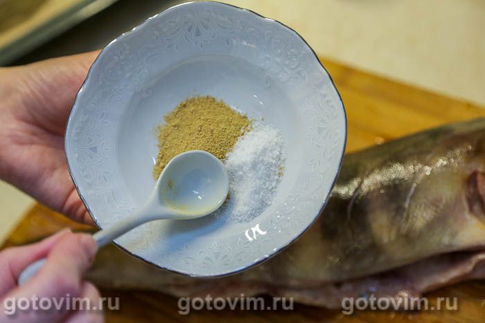 Фотографии рецепта Терпуг, запеченный целиком в духовке с лимоном и чесноком, 04 Терпуг, запеченный целиком в духовке с лимоном и чесноком, Шаг 04