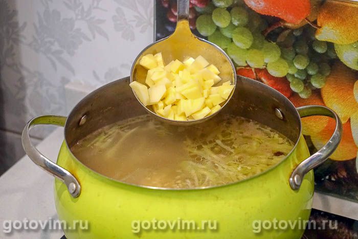 Фотографии рецепта Томатный суп с говядиной, пшеном и свежей капустой, 08 Томатный суп с говядиной, пшеном и свежей капустой, Шаг 08
