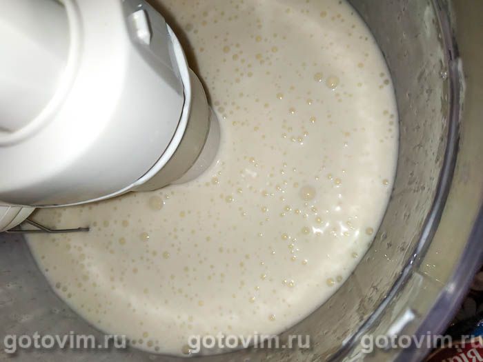 Фотографии рецепта Торт без выпечки из шоколадного печенья со сметаной и желе, 03 Торт без выпечки из шоколадного печенья со сметаной и желе, Шаг 03
