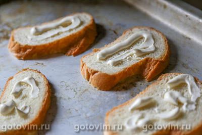 Фотографии рецепта Тосты с сосисками, огурцом и сыром, 02 Тосты с сосисками, огурцом и сыром, Шаг 02