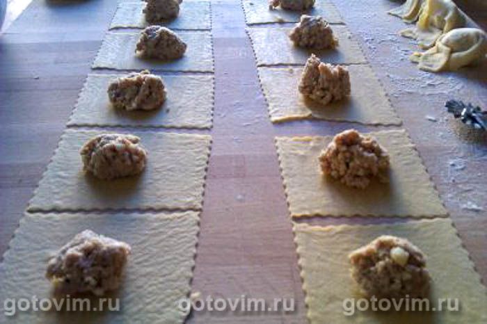 Фотографии рецепта Тортеллини с начинкой из цесарки, 06 Тортеллини с начинкой из цесарки, Шаг 06