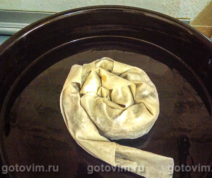 Фотографии рецепта Турецкий пирог бёрек с мясной начинкой из теста юфка, 07 Турецкий пирог бёрек с мясной начинкой из теста юфка, Шаг 07