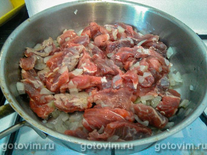 Фотографии рецепта Сочная тушёная говядина со сметаной, 04 Сочная тушёная говядина со сметаной, Шаг 04