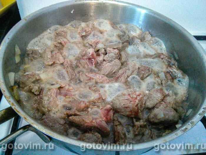 Фотографии рецепта Сочная тушёная говядина со сметаной, 05 Сочная тушёная говядина со сметаной, Шаг 05