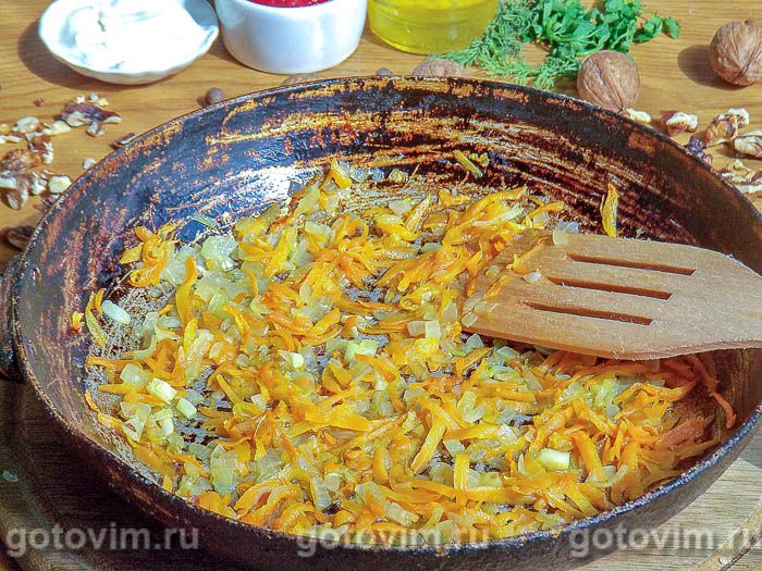 Фотографии рецепта Тушеная капуста с грецкими орехами, 03 Тушеная капуста с грецкими орехами, Шаг 03