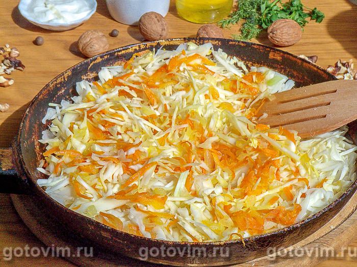 Фотографии рецепта Тушеная капуста с грецкими орехами, 04 Тушеная капуста с грецкими орехами, Шаг 04