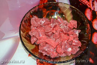 Фотографии рецепта Тушеный картофель с мясом и солеными огурцами, 02 Тушеный картофель с мясом и солеными огурцами, Шаг 02