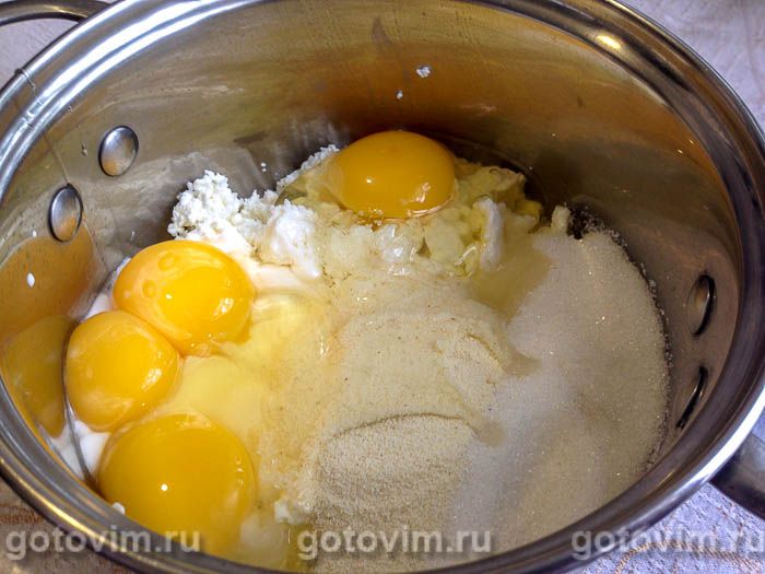 Фотографии рецепта Творожно-банановый десерт с безе, 04 Творожно-банановый десерт с безе, Шаг 04