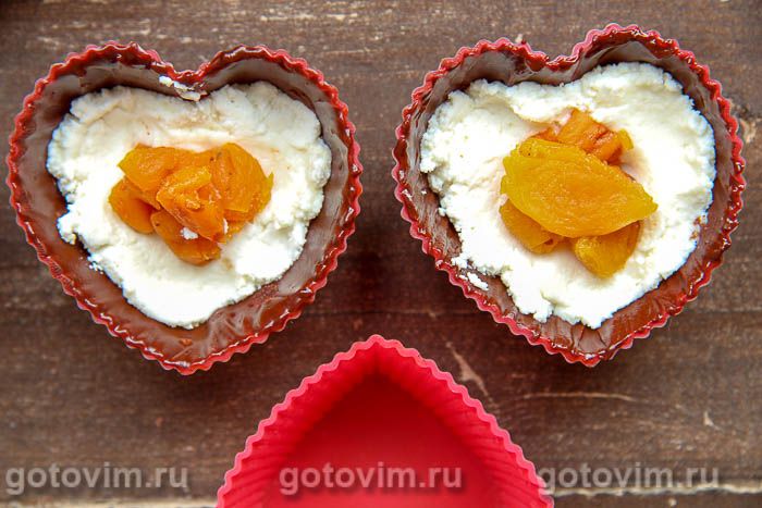 Фотографии рецепта Домашние творожные глазированные сырки с курагой, 04 Домашние творожные глазированные сырки с курагой, Шаг 04