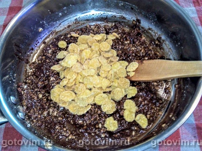 Фотографии рецепта Торт из творога без выпечки с ягодами, миндалем и кукурузными хлопьями, 02 Торт из творога без выпечки с ягодами, миндалем и кукурузными хлопьями, Шаг 02