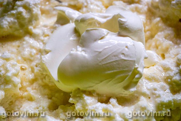 Фотографии рецепта Творожная запеканка с персиками и изюмом, 04 Творожная запеканка с персиками и изюмом, Шаг 04