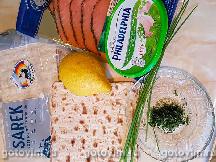 Фотографии рецепта Закуска из тонкой лепешки с сыром и слабосоленым лососем (Unnbröd), 01 Закуска из тонкой лепешки с сыром и слабосоленым лососем (Unnbröd), Шаг 01