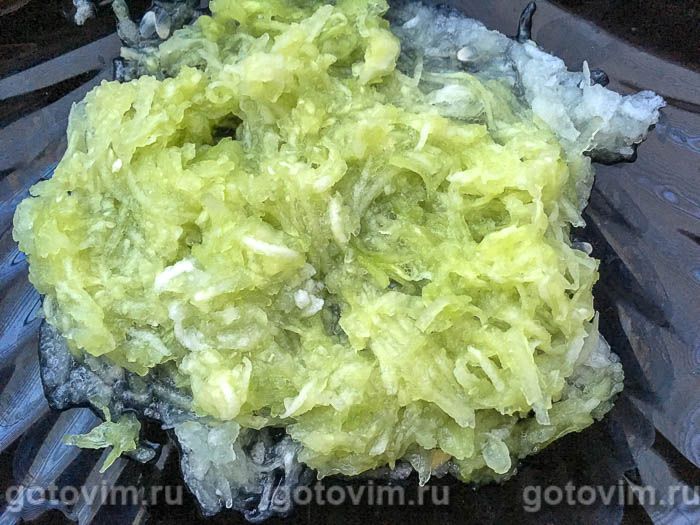 Фотографии рецепта Яблочно-огуречные оладьи с овсяными хлопьями, 02 Яблочно-огуречные оладьи с овсяными хлопьями, Шаг 02