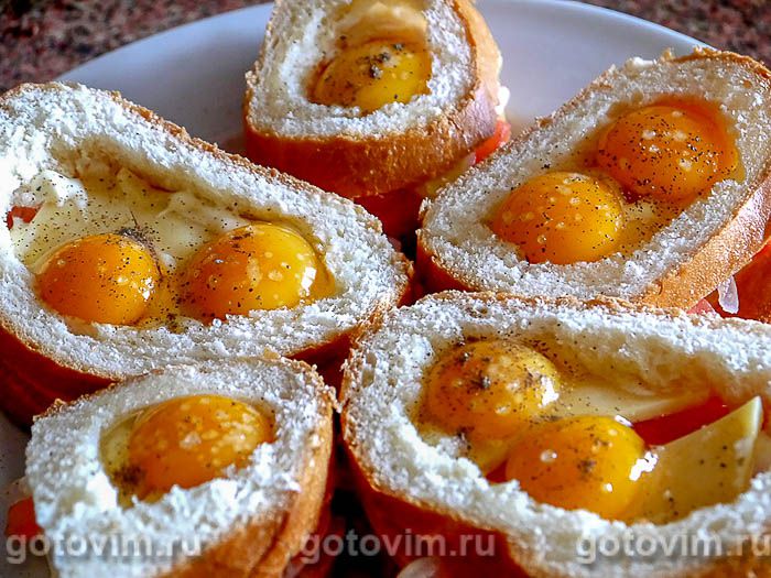 Фотографии рецепта Яичница в хлебе с ветчиной и сыром, 07 Яичница в хлебе с ветчиной и сыром, Шаг 07